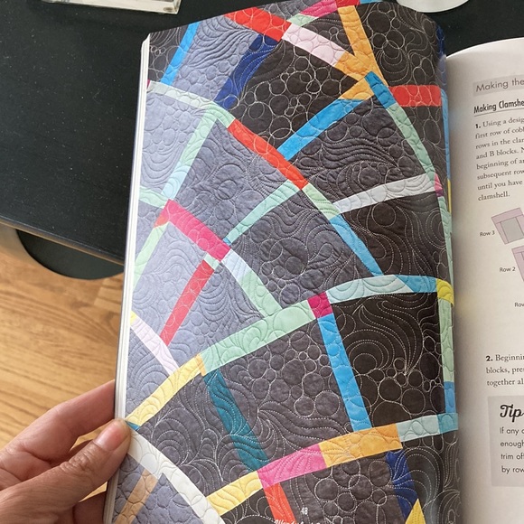 🌸Wanderlust Quilts Project Book - Picture 12 of 16